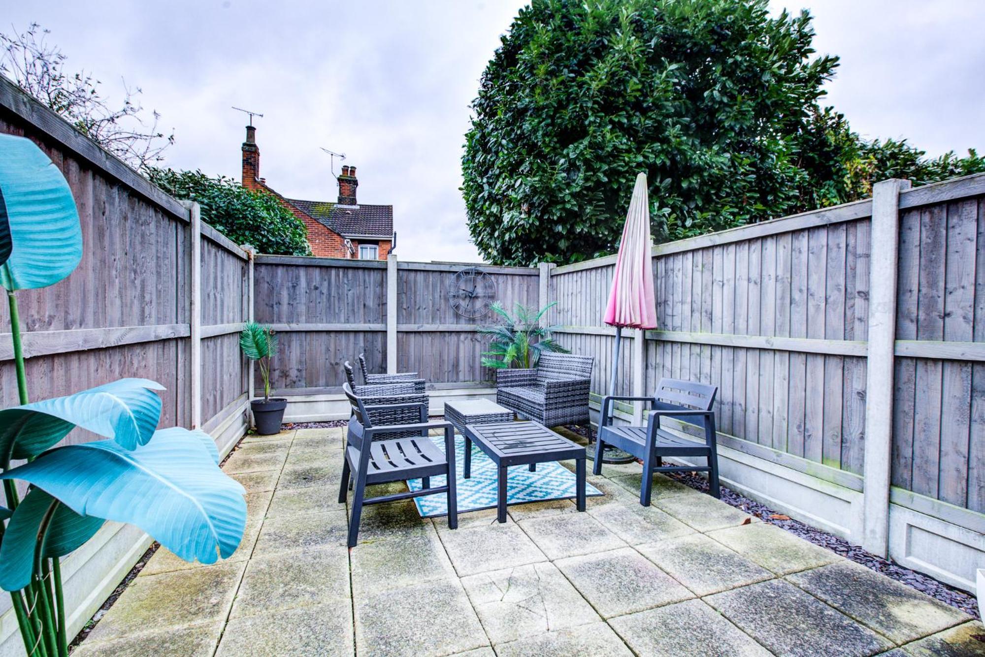 'Number 11' Central Colchester - Super Convenient 2 X Double Bed 1 X Single Bed Cottage Plus Office & Garden, 8 Min Walk Nth Station & Town Ctr, 2 Min Walk Local Shops & Restaurants Zewnętrze zdjęcie